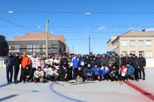 Сотрудники полиции приняли участие в открытом первенстве Еткульского района по хоккею на валенках среди трудовых коллективов